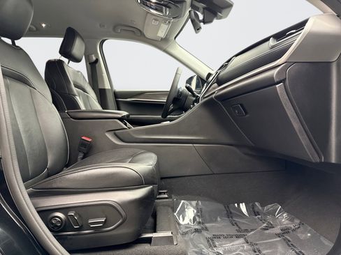 Used 2023 Jeep Grand Cherokee Limited w/ Black Appearance Package image 18