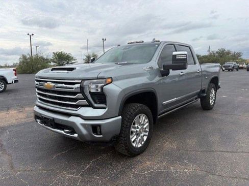 Used 2024 Chevrolet Silverado 2500 High Country w/ High Country Premium Package AWD/4WD image 1
