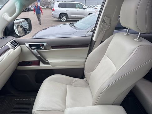 Used 2019 Lexus GX 460 image 17