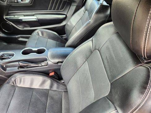 Used 2022 Ford Mustang GT Premium image 11