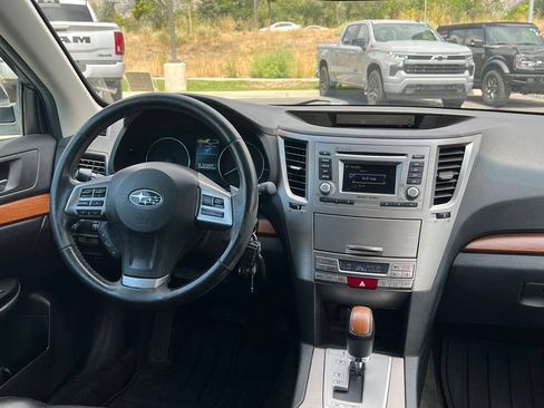 Used 2013 Subaru Outback 2.5i Limited w/ Moonroof Pkg AWD/4WD image 24