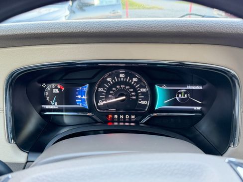 Used 2015 Lincoln Navigator L 4WD image 19