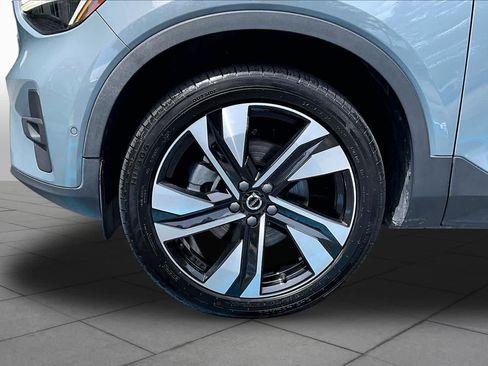 Used 2023 Volvo XC40 B5 Plus w/ Protection Package Premier AWD/4WD image 11