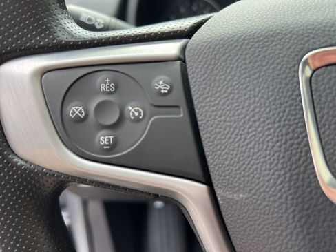 Used 2024 GMC Terrain SLE image 13