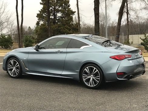 Used 2019 INFINITI Q60 3.0t Luxe w/ Essential Package image 3