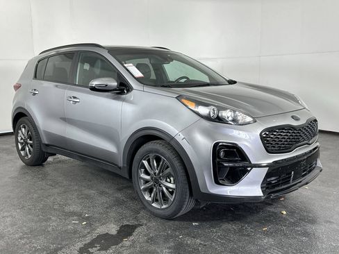 Used 2022 Kia Sportage Nightfall Edition w/ Nightfall Fwd Premium Package image 2