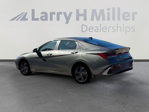 New 2026 Hyundai Elantra SEL Sport Premium FWD image 4