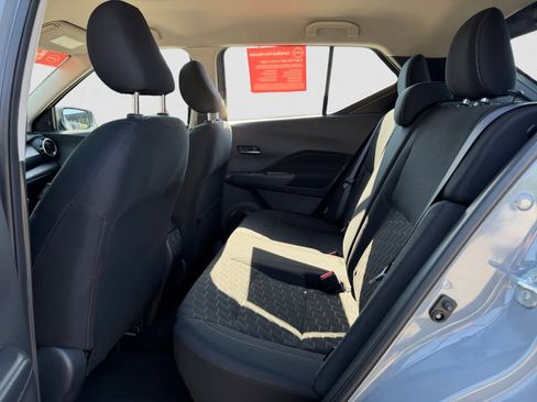 Used 2024 Nissan Kicks SV image 11