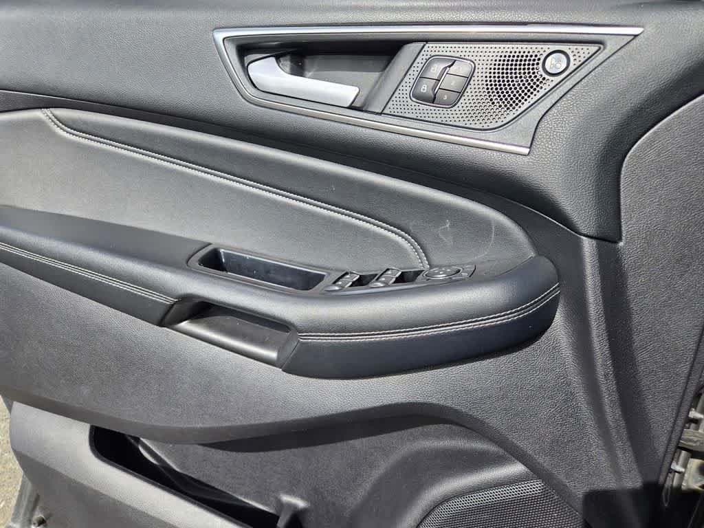 Used 2019 Ford Edge Titanium AWD/4WD image 19