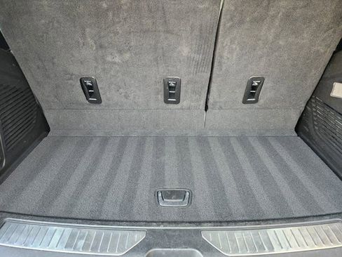 Used 2024 GMC Yukon Denali image 33