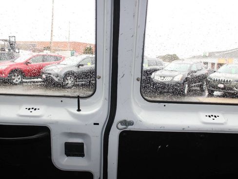 Used 2003 Ford E-350 and Econoline 350 XL RWD image 20