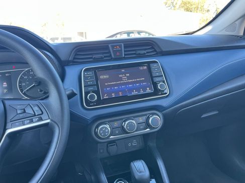 Used 2025 Nissan Versa SV image 18