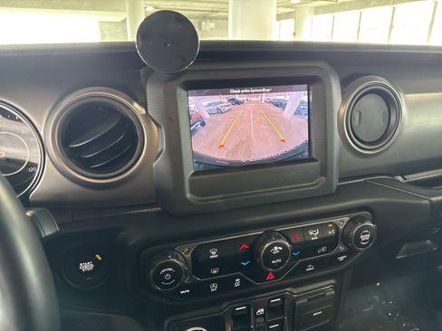 Used 2022 Jeep Wrangler Unlimited Sport AWD/4WD image 26