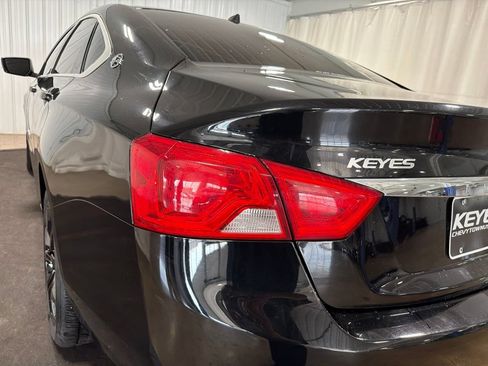 Used 2016 Chevrolet Impala LT FWD image 15