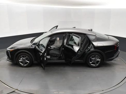 Used 2025 Kia K4 FWD image 7
