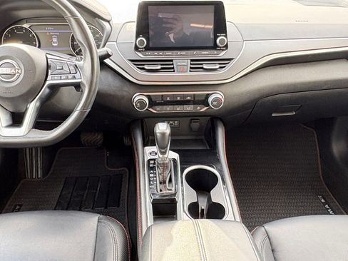 Used 2023 Nissan Altima 2.5 SR image 3