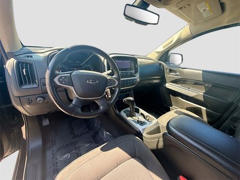 Used 2021 Chevrolet Colorado LT image 9