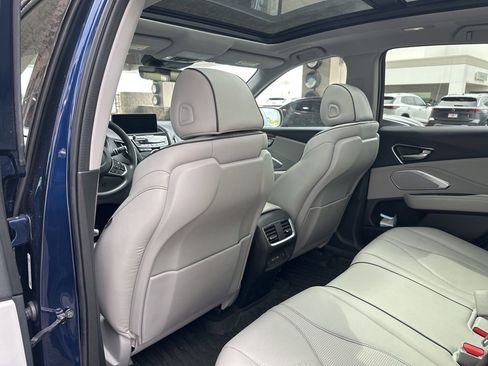 Used 2023 Acura RDX AWD w/ Advance Package image 9