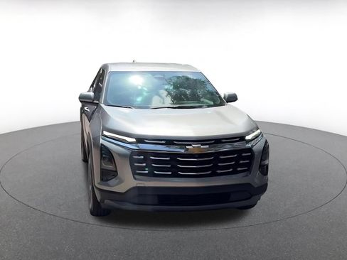 Used 2025 Chevrolet Equinox LT FWD image 4