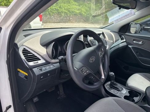 Used 2016 Hyundai Santa Fe SE image 12
