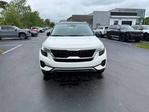 Certified 2023 Kia Seltos S w/ Navigation Package AWD/4WD image 4