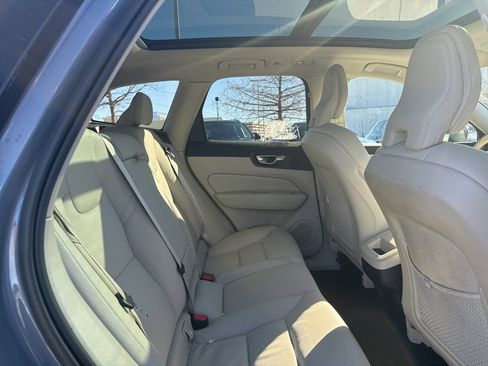 Certified 2023 Volvo XC60 B5 Core w/ Protection Package Premier image 12