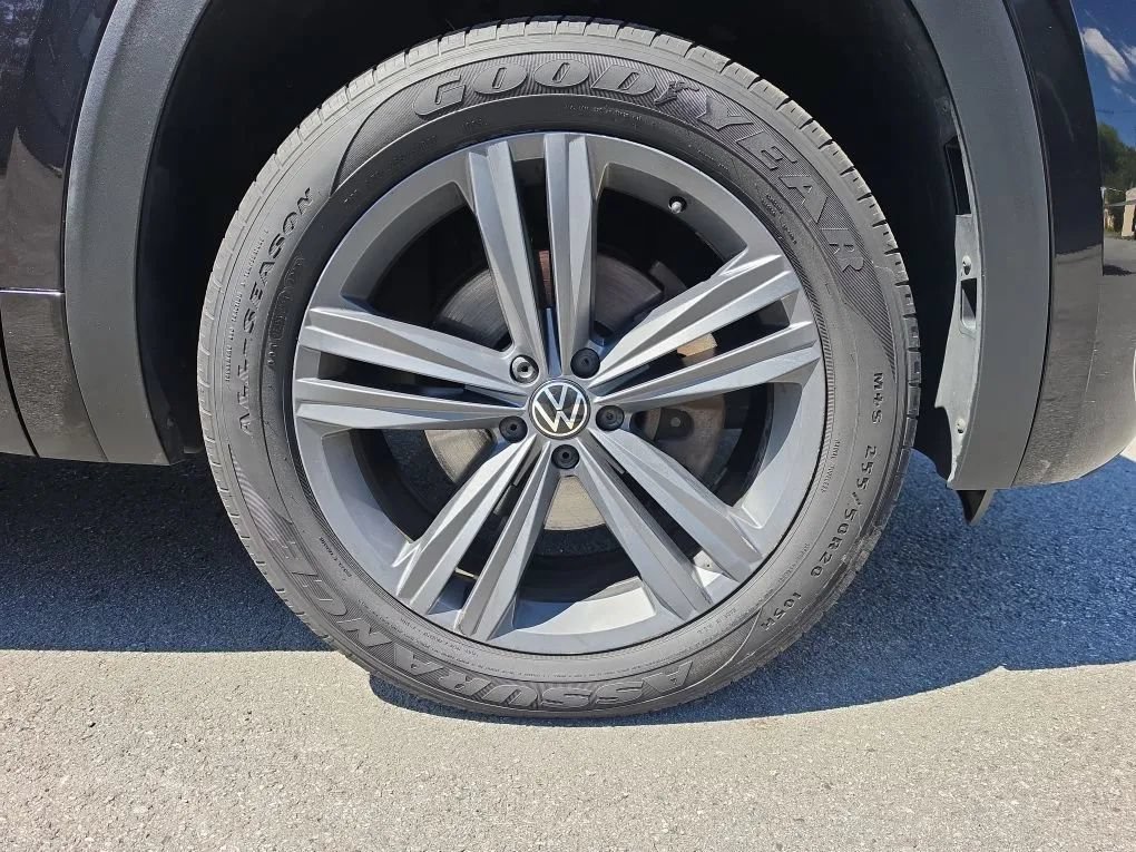 Used 2021 Volkswagen Atlas SE w/ Towing Package AWD/4WD image 9