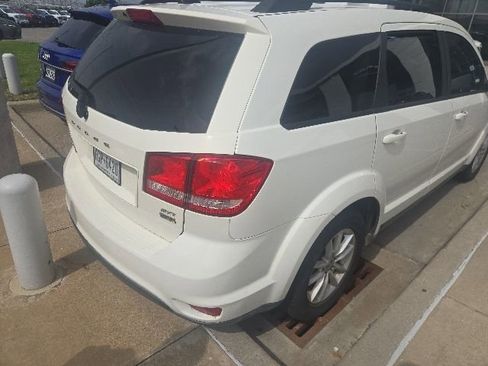 Used 2015 Dodge Journey SXT w/ Flexible Seating Group FWD image 3
