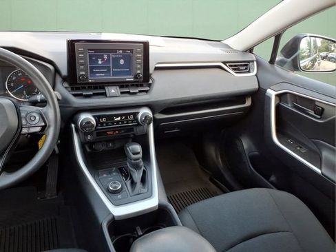 Used 2022 Toyota RAV4 LE AWD/4WD image 14