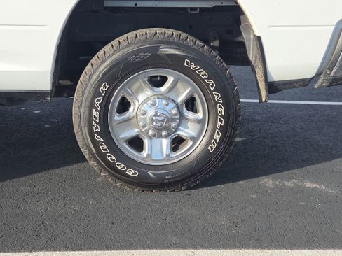 Used 2021 RAM 2500 Big Horn AWD/4WD image 18