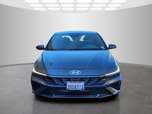 Used 2025 Hyundai Elantra SEL FWD image 2