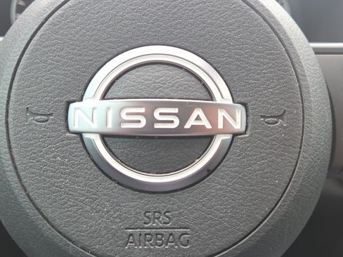 Used 2023 Nissan Rogue S AWD/4WD image 37