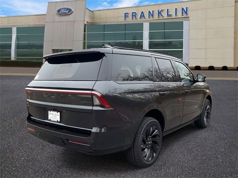 New 2025 Lincoln Navigator Reserve w/ Jet Appearance Package image 7