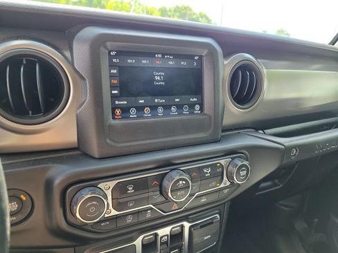 Used 2021 Jeep Wrangler Unlimited Sport AWD/4WD image 14