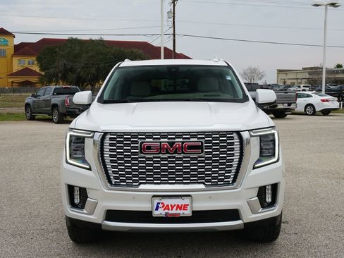 Used 2021 GMC Yukon XL Denali w/ Denali Premium Package image 2