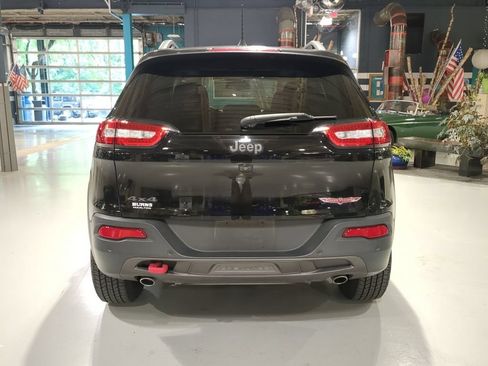 Used 2018 Jeep Cherokee Trailhawk w/ Comfort/Convenience Group AWD/4WD image 10