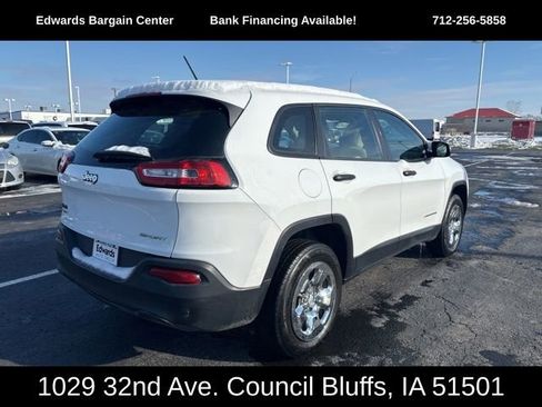 Used 2015 Jeep Cherokee Sport image 8