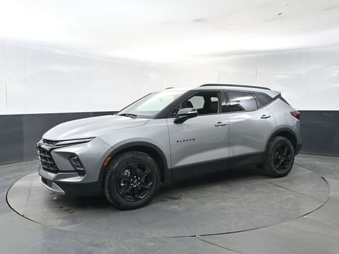 Used 2023 Chevrolet Blazer LT w/ Midnight/Sport Edition AWD/4WD image 2