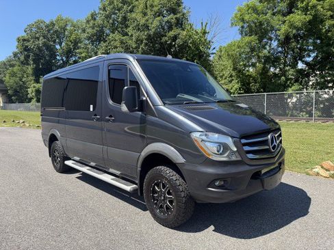 Used 2017 Mercedes-Benz Sprinter 2500 image 10