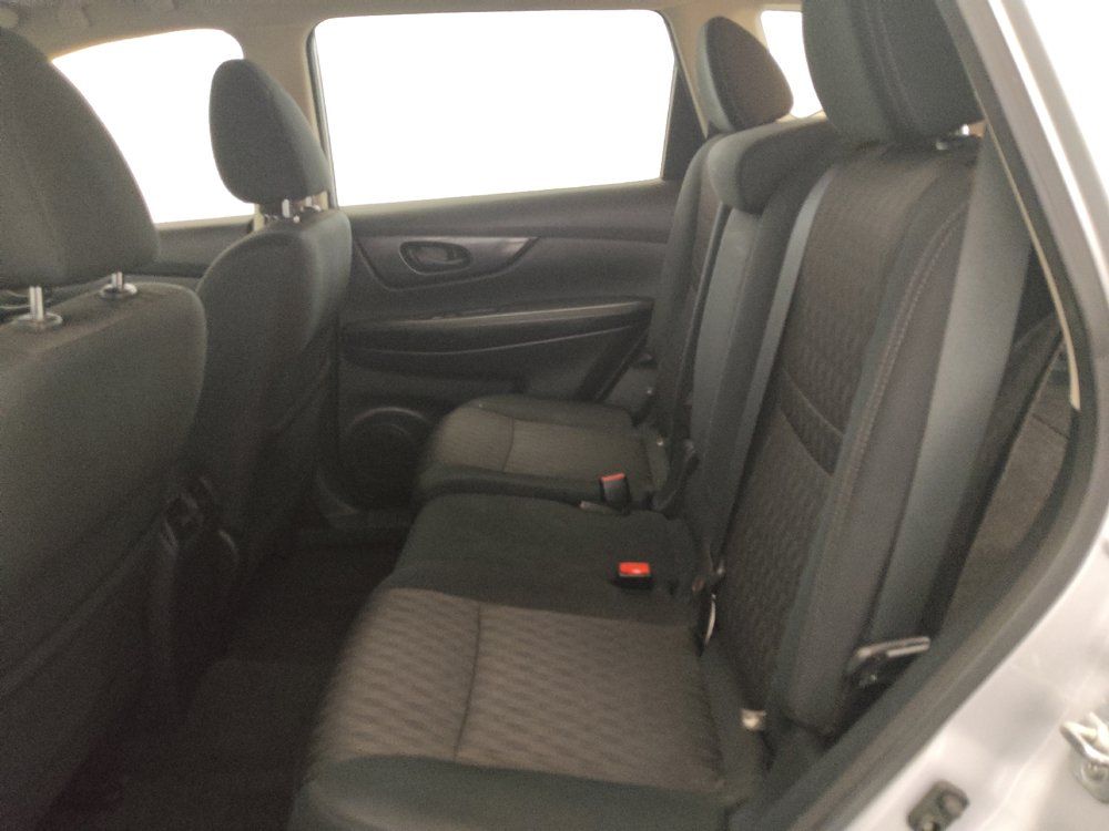 Used 2019 Nissan Rogue S AWD/4WD image 18