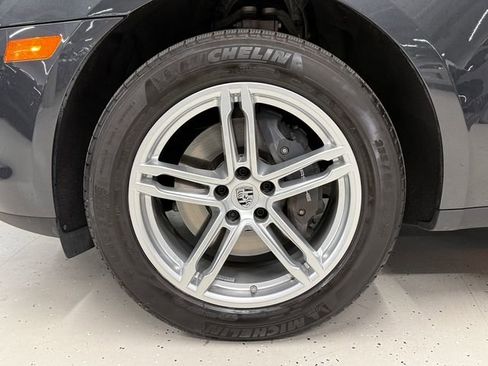 Certified 2023 Porsche Macan AWD/4WD image 11