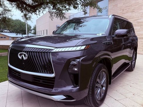 Certified 2026 INFINITI QX80 Pure AWD/4WD image 2