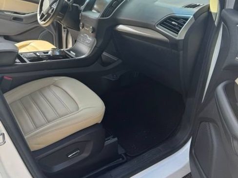 Used 2019 Ford Edge SEL w/ Equipment Group 201A FWD image 16