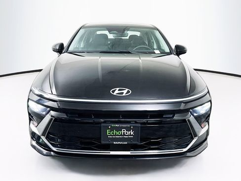 Used 2025 Hyundai Sonata SEL FWD image 2