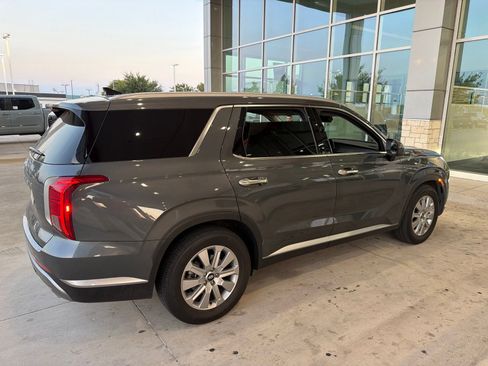 Used 2025 Hyundai Palisade SEL FWD image 12