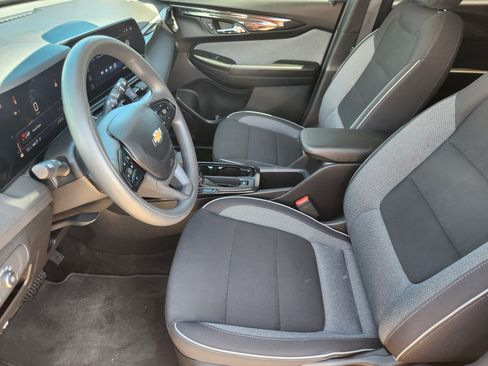 Used 2024 Chevrolet TrailBlazer LT AWD/4WD image 9