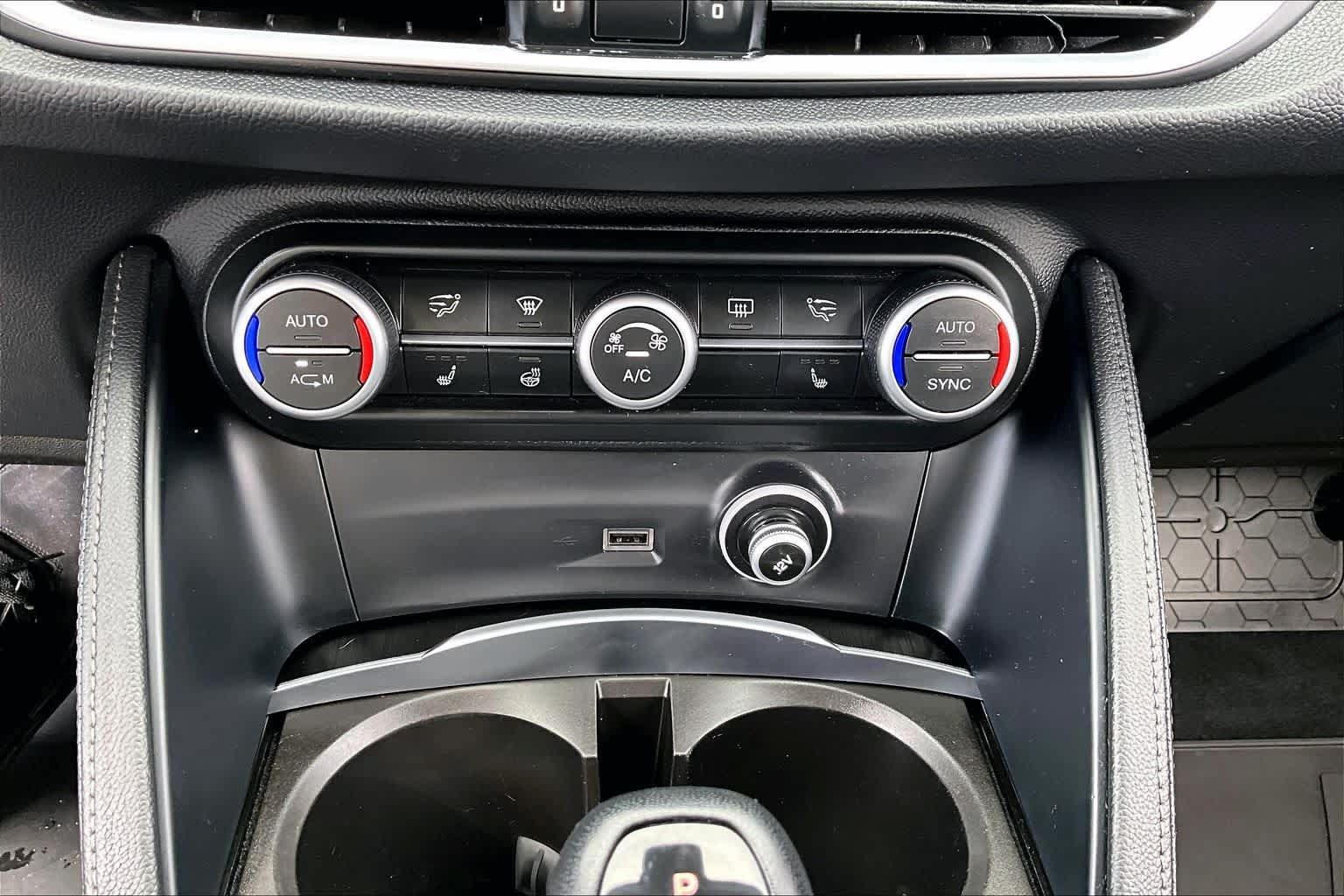 Used 2018 Alfa Romeo Stelvio AWD w/ Cold Weather Package image 32