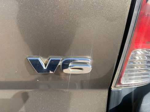 Used 2015 Toyota Tacoma 4x4 Access Cab V6 image 8