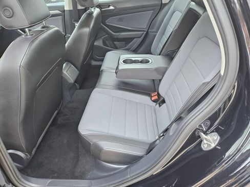 Used 2025 Volkswagen Jetta SE FWD image 27