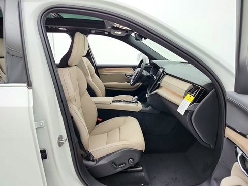 New 2026 Volvo XC90 T8 Plus w/ Protection Package AWD/4WD image 18